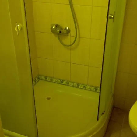 Konukevi Kueljemaee Puhkemaja *